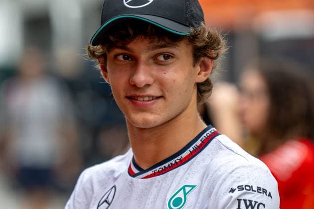 MARINA BAY, SINGAPORE: Andrea Kimi Antonelli , , at the 2024 Formula 1 Singapore Grand Prix at the Marina Bay Street Circuit in Marina Bay, Singapore.