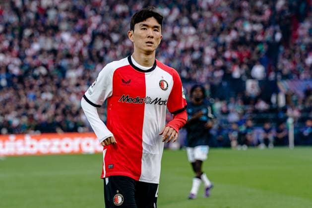 ROTTERDAM, 19-09-2024, Feyenoord - Leverkusen , Stadium Feijenoord de Kuip , football, UEFA Champions League , season 2024 2025 , Feyenoord player Inbeom Hwang Feyenoord - Leverkusen  x26283978x Copyright: