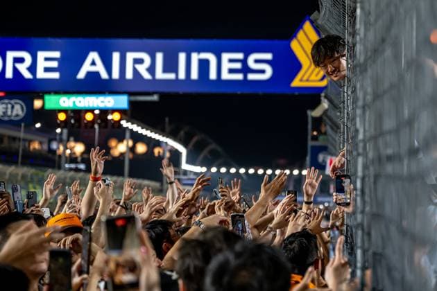 MARINA BAY, SINGAPORE: Yuki Tsunoda, racing for the Racing Bulls team during the 2024 Formula 1 Singapore Grand Prix at the Marina Bay Street Circuit in Marina Bay, Singapore.