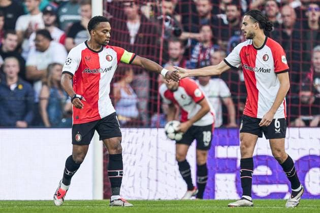 UEFA Champions League: Feyenoord v Bayer 04 Leverkusen Rotterdam - Quinten Timber of Feyenoord, Ramiz Zerrouki of Feyenoord during the first round of new format of the Champions League 2024 2025. The match is set between Feyenoord and Bayer 04 Leverkusen at Stadion Feijenoord De Kuip on 19 September 2024 in Rotterdam, The Netherlands. Copyright: xTomxBodex