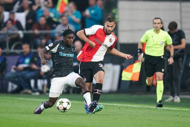 ROTTERDAM, 19-09-2024, Feyenoord - Leverkusen , Stadium Feijenoord de Kuip , football, UEFA Champions League , season 2024 2025 , Bayer Leverkusen player Jeremie Frimpong, Feyenoord player David Hancko Feyenoord - Leverkusen  x26283984x Copyright: