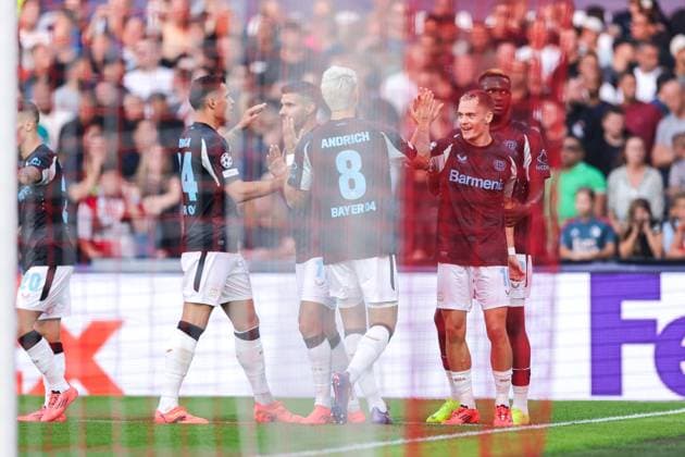 19 09 2024, Football, Season 2024 2025, UEFA Champions League, Matchday 1, Feyenoord Rotterdam Bayer 04 Leverkusen, The players of Bayer Leverkusen celebrate the goal to 0 1 by Florian Wirtz Bayer 04 Leverkusen , Rotterdam De Kuip Stadion Feijenoord Netherlands xRHR PHOTO ENx Copyright: DennisxEwert RHR-FOTOx RHR-FOTO DE