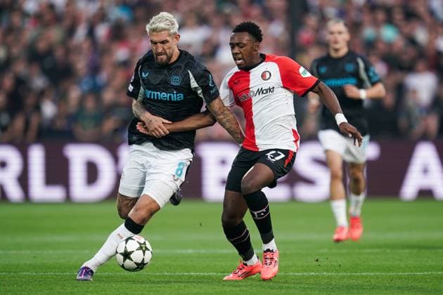 ROTTERDAM, 19-09-2024, Feyenoord - Leverkusen , Stadium Feijenoord de Kuip , football, UEFA Champions League , season 2024 2025 , Feyenoord player Antoni Milambo, Bayer Leverkusen player Robert Andrich Feyenoord - Leverkusen  x26284003x Copyright: