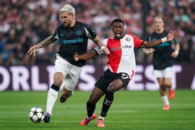 ROTTERDAM, 19-09-2024, Feyenoord - Leverkusen , Stadium Feijenoord de Kuip , football, UEFA Champions League , season 2024 2025 , Feyenoord player Antoni Milambo, Bayer Leverkusen player Robert Andrich Feyenoord - Leverkusen  x26284005x Copyright: