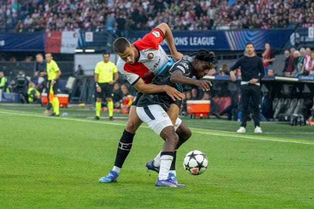 19 09 2024, Soccer UEFA Champions League, Season 2024 2025, Matchday 1, Feyenoord Rotterdam Bayer 04 Leverkusen at Stadio De Kuip in Rotterdam One-on-one fight between David Hancko Feyenoord Rotterdam, 33 and Jeremie Frimpong Bayer 04 Leverkusen, 30 Photo Kirchner Media TH Copyright: xKirchner-Media THx