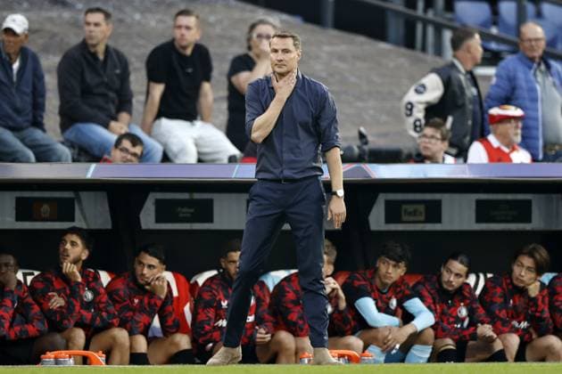 ROTTERDAM - Feyenoord coach Brian Priske during the UEFA Champions League match between Feyenoord Rotterdam and Bayer 04 Leverkusen at Feyenoord Stadium de Kuip on Sept. 19, 2024 in Rotterdam, Netherlands. ANP MAURICE VAN STEEN UEFA Champions League 2024 25 xVIxANPxSportx xxANPxIVx 508861776 originalFilename: 508861776.jpg