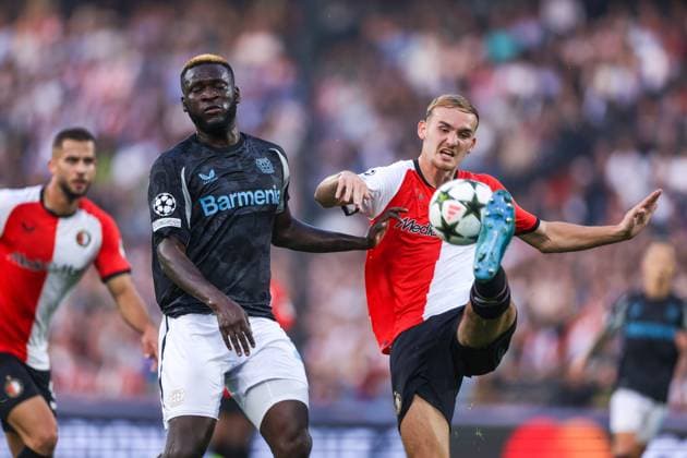 19 09 2024, Football, Season 2024 2025, UEFA Champions League, Matchday 1, Feyenoord Rotterdam Bayer 04 Leverkusen, f l Victor Boniface Bayer 04 Leverkusen , Thomas Beelen Feyenoord Rotterdam , Rotterdam De Kuip Stadion Feijenoord Netherlands xRHR PHOTO DEx Copyright: DennisxEwert RHR-FOTOx RHR-FOTO DE