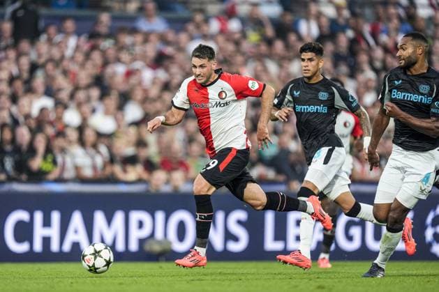 UEFA Champions League: Feyenoord v Bayer 04 Leverkusen Rotterdam - Santiago Gimenez of Feyenoord during the first round of new format of the Champions League 2024 2025. The match is set between Feyenoord and Bayer 04 Leverkusen at Stadion Feijenoord De Kuip on 19 September 2024 in Rotterdam, The Netherlands. Copyright: xTomxBodex