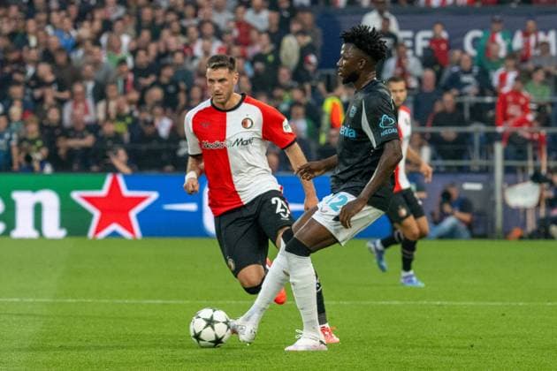 19 09 2024, Football UEFA Champions League, Season 2024 2025, Matchday 1, Feyenoord Rotterdam Bayer 04 Leverkusen at Stadio De Kuip in Rotterdam duel between bSantiago Gimenez Feyenoord Rotterdam, 29 and Edmond Tapsoba Bayer 04 Leverkusen, 12 Photo Kirchner Media TH Copyright: xKirchner-Media THx