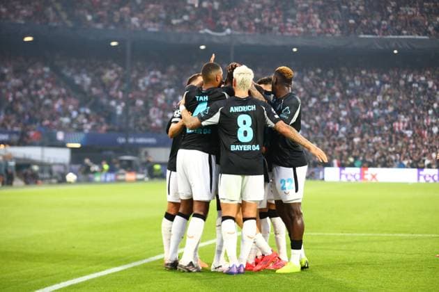 Bayer Leverkusen celebrate the goal to 0 4 by Edmond Tapsoba 12 Bayer 04 Leverkusen Feyenoord Rotterdam vs Bayer 04 Leverkusen, UEFA Champions League, Soccer, Matchday 1, Season 2024 2025, 19 09 2024 Photo kolbert press Ant Palmer Stadion Rotterdam De Kuip Netherlands Copyright: xkolbert-press AntxPalmerx