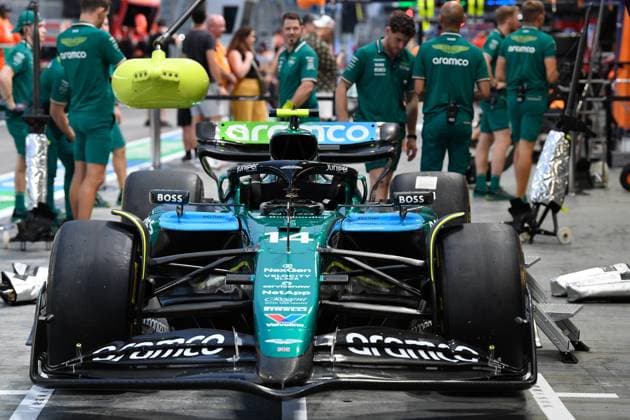 September 19, 2024, Singapore, Singapore, Singapore: Thursday, September 19th, 2024, Singapore: Aston Martin Racing on day 1 of the Formula One Grand Prix of Singapore at the Marina Bay Street Circuit. Singapore Singapore - ZUMAc251 20240919_znp_c251_029 Copyright: xVikramxChandrasekarx