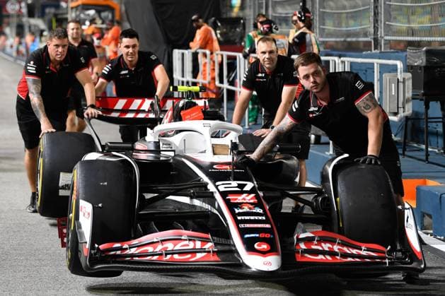 September 19, 2024, Singapore, Singapore, Singapore: Thursday, September 19th, 2024, Singapore: A Haas F1 car on day 1 of the Formula One Grand Prix of Singapore at the Marina Bay Street Circuit. Singapore Singapore - ZUMAc251 20240919_znp_c251_051 Copyright: xVikramxChandrasekarx
