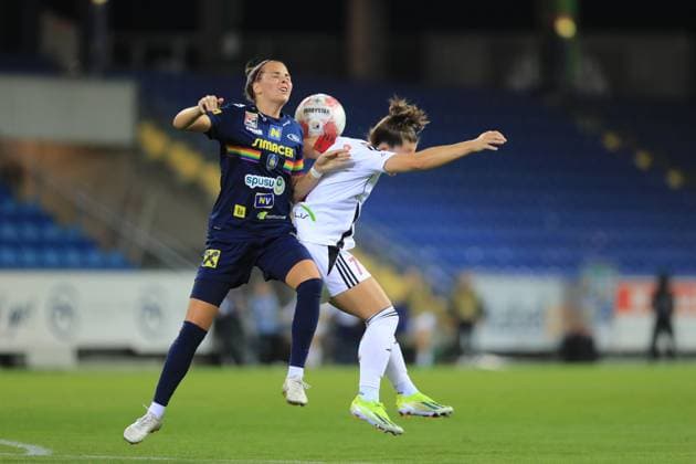St Polten, Austria, September 19th, 2024: Air duel for the ball between Jennifer Klein (22 SKN St Polten) and Spela Kolbl (7 NS Mura) during the UEFA womens champions league play off match St Polten vs Mura at NV Arena, St Polten Tom Seiss SPP (Tom Seiss SPP) Copyright: xTomxSeissx xSPPx spp-en-ToSeSp-20240919 UWCL SKN vs Mura-8550