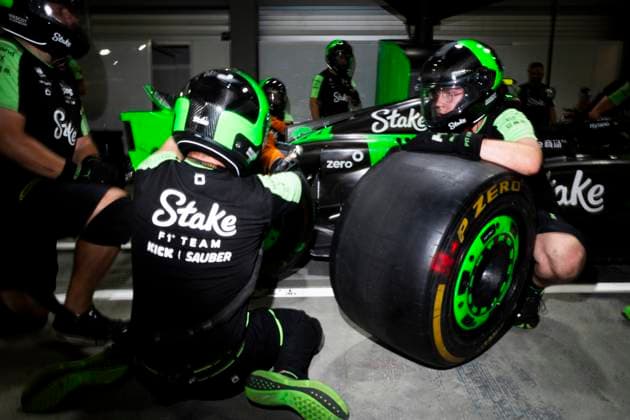 September 19, 2024, Singapore, Singapore: Sauber racing mechanics conduct pitstop practices during Media day for the 2024 Formula 1 Singapore Grand Prix. Singapore Singapore - ZUMAb177 20240919_aap_b177_003 Copyright: xTaidghxBarronx