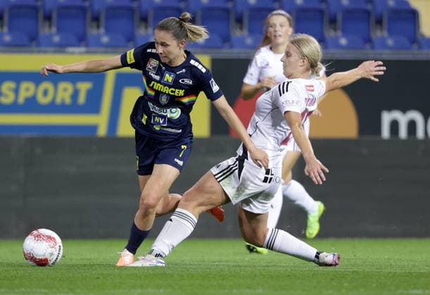 WOMEN SOCCER - UEFA CL, St.Poelten vs Mura SANKT POELTEN,AUSTRIA,19.SEP.24 - WOMEN SOCCER - UEFA Women s Champions League, qualifying round 2, SKN Sankt Poelten vs NS Mura. Image shows Maria Mikolajova (St.Poelten) and Lea Dolinar (Mura).  GEPAxpictures xWalterxLuger