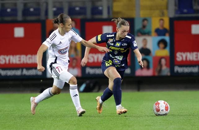 WOMEN SOCCER - UEFA CL, St.Poelten vs Mura SANKT POELTEN,AUSTRIA,19.SEP.24 - WOMEN SOCCER - UEFA Women s Champions League, qualifying round 2, SKN Sankt Poelten vs NS Mura. Image shows Yana Malakhova (Mura) and Chiara Dangelo (St.Poelten).  GEPAxpictures xWalterxLuger