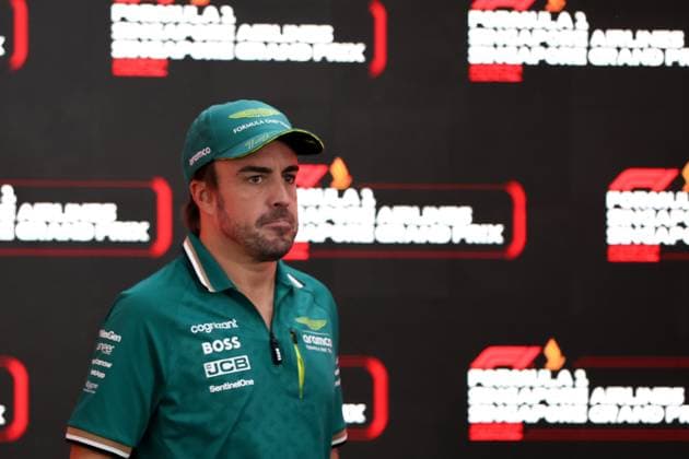 14 Fernando Alonso (ESP) Aston Martin Aramco Formula One Team41 (GBR) Aston Martin AMR2442 Mercedes, during the 2024 Formula 1 Singapore Grand Prix, 18th round of the 2024 Formula 1 World Championship, WM, Weltmeisterschaft from September 20 to 22, 2024 at the Singapore Circuit. FORMULE 1 : Grand Prix de Singapour - 19 09 2024 FORMULE 1 : Grand Prix de Singapour - 19 09 2024 MPSAgency Panoramic 