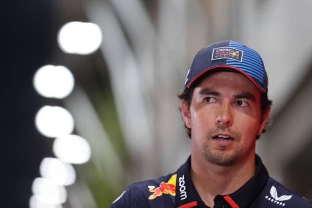 11 Sergio Pérez (MEX) Oracle Red Bull Racing (AUT) Red Bull RB20 Honda RBPT, during the 2024 Formula 1 Singapore Grand Prix, 18th round of the 2024 Formula 1 World Championship, WM, Weltmeisterschaft from September 20 to 22, 2024 at the Singapore Circuit. FORMULE 1 : Grand Prix de Singapour - 19 09 2024 FORMULE 1 : Grand Prix de Singapour - 19 09 2024 MPSAgency Panoramic 
