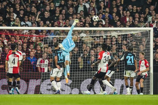 UEFA Champions League: Feyenoord v Bayer 04 Leverkusen Rotterdam - Feyenoord keeper Timon Wellenreuther during the first round of new format of the Champions League 2024 2025. The match is set between Feyenoord and Bayer 04 Leverkusen at Stadion Feijenoord De Kuip on 19 September 2024 in Rotterdam, The Netherlands. Copyright: xTomxBodex