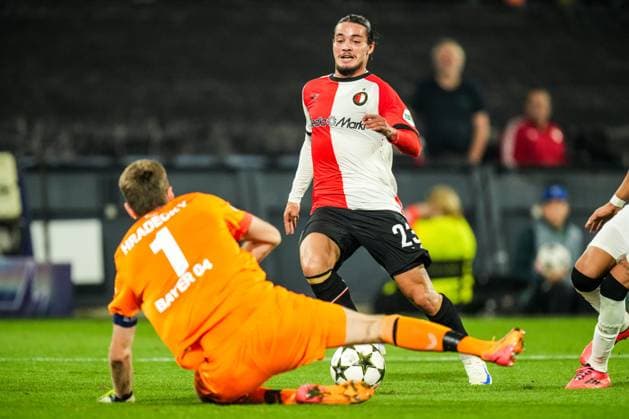 UEFA Champions League: Feyenoord v Bayer 04 Leverkusen Rotterdam - Bayer 04 Leverkusen goalkeeper Lukas Hradecky, Anis Hadj Moussa of Feyenoord during the first round of new format of the Champions League 2024 2025. The match is set between Feyenoord and Bayer 04 Leverkusen at Stadion Feijenoord De Kuip on 19 September 2024 in Rotterdam, The Netherlands. Copyright: xYannickxVerhoevenx