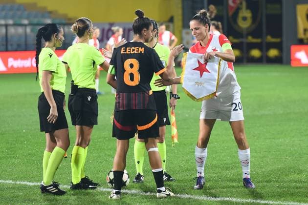 Emine Ecem Esen (8) of Galatasaray (W) and Diana Bartovicova (20) of Slavia Praha (W) at the opening ceremony before the UEFA Women s Champions League 2nd qualifying first leg match between Galatasaray and Slavia Praha at Esenyurt Necmi KadioglÅüu Stadium in Istanbul i Turkey on September 19 , 2024. ( Photo by Seskimphoto ) Istanbul Turkey Istanbul Turkey Copyright: xSeskimphotox GSaray-SPraha-19924 (15)