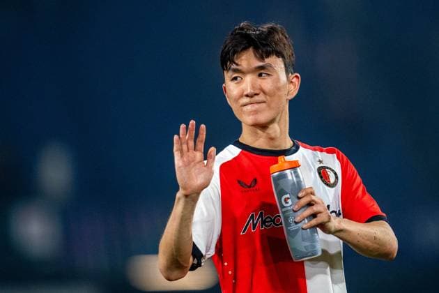 ROTTERDAM, 19 09-2024, Feyenoord - Leverkusen , Stadium Feijenoord de Kuip , football, UEFA Champions League , season 2024 2025 , Feyenoord player Hwang In-Beom during his first match disappointed Feyenoord - Leverkusen  x26284631x Copyright: