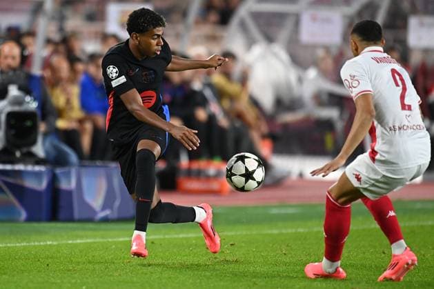 AS Monaco v FC Barcelona, Barca - UEFA Champions League 2024 25 League Phase MD1 Lamine Yamal of FC Barcelona and Vanderson De Oliveira Campos of AS Monaco challenge during the UEFA Champions League 2024 25 League Phase MD1 match between AS Monaco and FC Barcelona at Stade Louis II on September 19, 2024 in Monaco, Monaco. Monaco Stade Louis II Monaco Monaco Copyright: xNealxSimpson Sportsphoto APLx 14048227