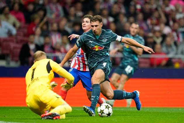 Atletico de Madrid v RB Leipzig - UEFA Champions League 2024 25 League Phase MD1 Julian Alvarez centre-forward of Atletico de Madrid and Argentina and Willi Orban centre-back of RB Leipzig and Hungary compete for the ball during the UEFA Champions League 2024 25 League Phase MD1 match between Atletico de Madrid and RB Leipzig at Estadio Civitas Metropolitano on September 19, 2024 in Madrid, Spain. Madrid Spain  Copyright: xJosexBretonx originalFilename:bretonhernandez-atletico240919_npJcb.jpg