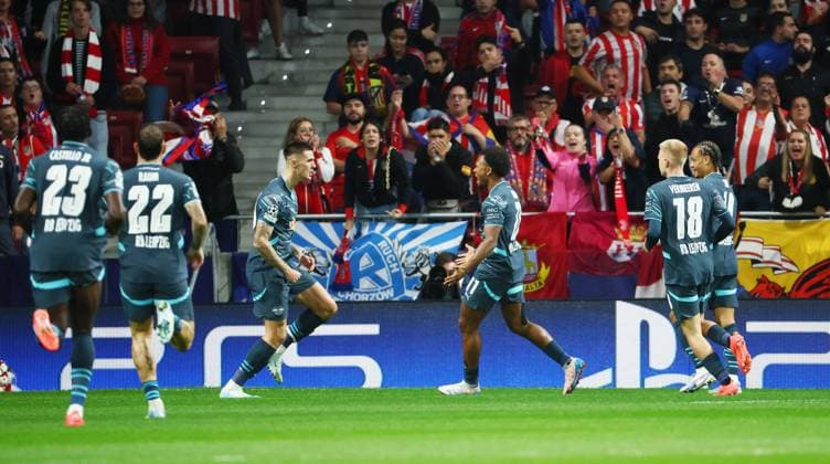 Atletico Madrid RB Leipzig Champions League Madrid, 19 09 2024, Estadio Wanda Metropolitano, Soccer, UEFA Champions League, Matchday 1 , Atletico Madrid vs RB Leipzig , Goal for Leipzig to 0 1 In the picture i v l Goalscorer Benjamin Sesko 30, RB Leipzig and Lois Openda 11, RB Leipzig , Goal celebration , Only editorial use Photo for editorial use only , UEFA regulations prohibit any use of photographs as image sequences and or quasi video , Picture Point