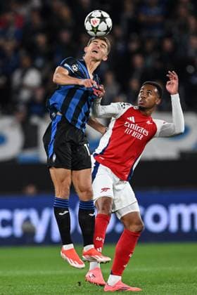 Cm Bergamo 19 09 2024 - Champions League Atalanta-Arsenal foto Cristiano Mazzi Image nella foto: Charles De Ketelaere-Gabriel 