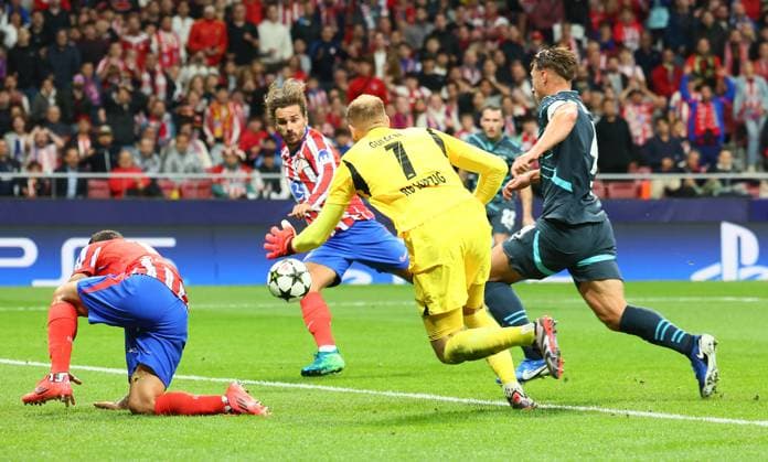 Atletico Madrid RB Leipzig Champions League Madrid, 19 09 2024, Estadio Wanda Metropolitano, Soccer, UEFA Champions League, Matchday 1 , Atletico Madrid vs RB Leipzig , Goal for Madrid to equalize 1 1 In the picture scorer Antoine Griezmann 7, Atletico scores against goalkeeper Peter Gulacsi 1, RB Leipzig , Only editorial use Photo for editorial use only , UEFA regulations prohibit any use of photographs as image sequences and or quasi video , Picture Point