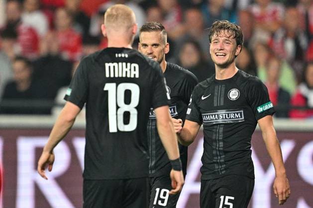 SOCCER - UEFA CL, Brest vs Sturm GUINGAMP,FRANCE,19.SEP.24 - SOCCER - UEFA Champions League, Stade Brestois 29 vs SK Sturm Graz. Image shows the rejoicing of Mika Biereth, Tomi Horvat and William Boeving (Sturm).  GEPAxpictures xAvnixRetkoceri