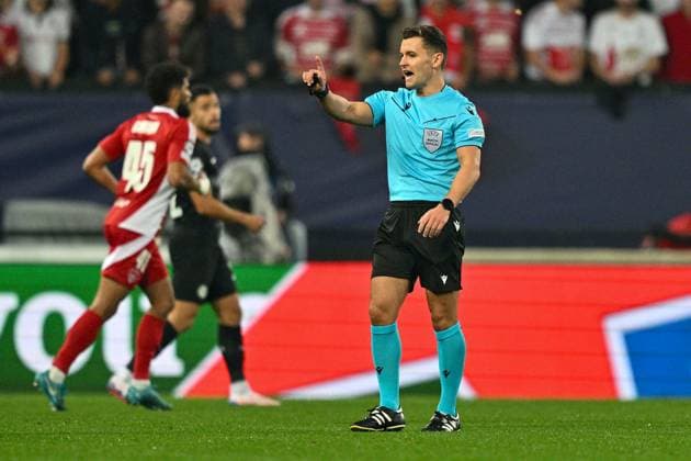 SOCCER - UEFA CL, Brest vs Sturm GUINGAMP,FRANCE,19.SEP.24 - SOCCER - UEFA Champions League, Stade Brestois 29 vs SK Sturm Graz. Image shows referee Nicholas Walsh (SCO).  GEPAxpictures xAvnixRetkoceri