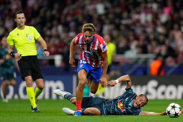 ESP: Atletico de Madrid and RB Leipzig. UEFA Champions League. Date 1 Marcos Llorente of Atletico de Madrid and Xavi Simons of RB Leipzig during the UEFA Champions League match between Atletico de Madrid and RB Leipzig played at Civitas Metropolitano Stadium on September 19, 2024 in Madrid, Spain. kpng Copyright: xJuanxPerezx xPRESSINPHOTOx PS_240919_ATL_LEI_025