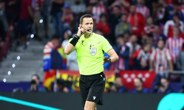 Madrid, 19 09 2024, Estadio Wanda Metropolitano, Football, UEFA Champions League, Matchday 1 , Atletico Madrid vs RB Leipzig , In picture referee Ivan Kruzliak SVK , Only editorial use Photo for editorial use only , UEFA regulations prohibit any use of photographs as image sequences and or quasi video , Picture Point