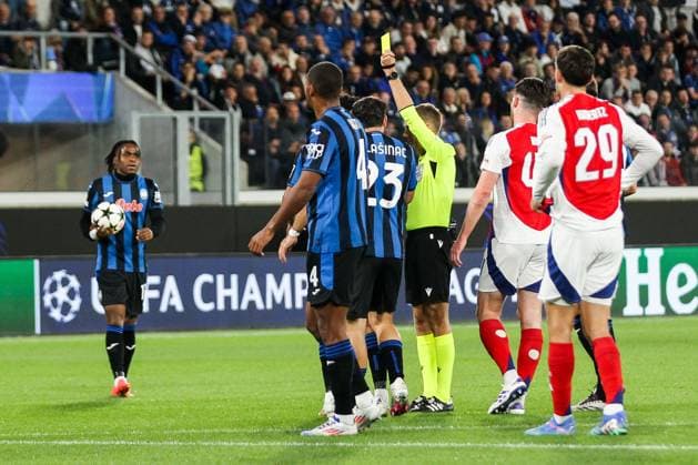 Ederson Jose shows the yellow card during (Atalanta BC ), 1Ã‚Â° UEFA Champions League AtalantaBC vs ArsenalFC 2024-25 game at Gewiss Stadium in Bergamo (BG), Italy, 19.09.2024.& xA;Photo by Marius Bunduc LiveMedia during Atalanta BC vs Arsenal FC, UEFA Champions League football match in Bergamo, Italy, September 19 2024  Copyright: xMariusxFlorinxBunduc IPAxSportx x xx IPA_49847403 IPA_Agency_IPA49847403