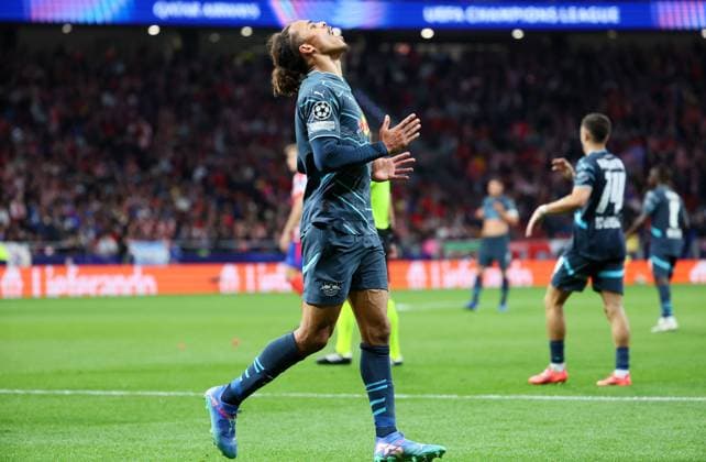 Madrid, 19 09 2024, Estadio Wanda Metropolitano, Football, UEFA Champions League, Matchday 1 , Atletico Madrid vs RB Leipzig , In picture Yussuf Yurary Poulsen 9, RB Leipzig , Disappointment after missed chance , Only editorial use Photo for editorial use only , UEFA regulations prohibit any use of photographs as image sequences and or quasi video , Picture Point