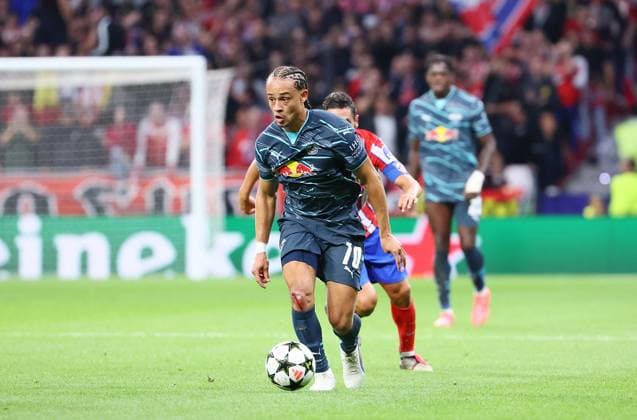 Madrid, 19 09 2024, Estadio Wanda Metropolitano, Soccer, UEFA Champions League, Matchday 1 , Atletico Madrid vs RB Leipzig , Pictured from left Xavi Simons 10, RB Leipzig in front of KokeÊ 6, Atletico , Only editorial use Photo for editorial use only , UEFA regulations prohibit any use of photographs as image sequences and or quasi video , Picture Point