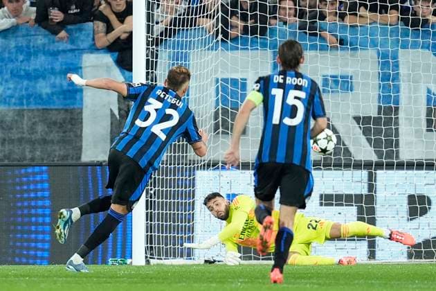 David Raya (Arsenal FC) saves the penalty kicked by Mateo Retegui (Atalanta BC), UEFA Champions League 2024 25 League Phase MD1, Atalanta BC v Arsenal FC, Gewiss Stadium, September 19, 2024, Bergamo, Italy.