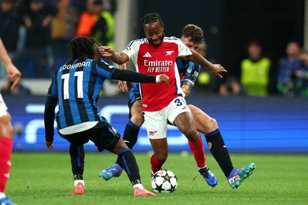 September 19, 2024, Bergamo, Italia: Arsenal s Raheem Sterling and Atalanta s Matteo Ruggeri during the UEFA Champions League soccer match between Atalanta BC and Arsenal FC at the Bergamo Stadium in Bergamo, Italy, 19 September 2024..ANSA MICHELE MARAVIGLIA Soccer: Champions League; Atalanta-Arsenal  - ZUMAa110 20240919_zaf_a110_133 Copyright: xMichelexMaravigliax