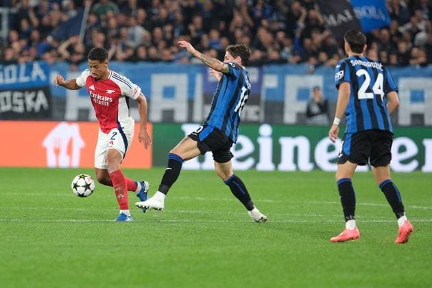 CALCIO - UEFA Champions League - Atalanta BC vs FC Arsenal William Saliba of FC Arsenal in action during the UEFA Champions League 2024 2025 football match between Atalanta BC and Arsenal FC at Gewiss Stadium on September 19, 2024, Bergamo, Italy. Bergamo Italy  Copyright: xIPAxSport ABACAx