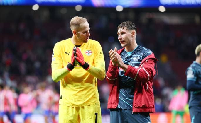 Madrid, 19 09 2024, Estadio Wanda Metropolitano, Soccer, UEFA Champions League, Matchday 1 , Atletico Madrid vs RB Leipzig 2 1 1 1 , Disappointed Leipzig players after the defeat In the picture from l goalkeeper Peter Gulacsi 1, RB Leipzig and Willi Orban 4, RB Leipzig , Only editorial use Photo for editorial use only , UEFA regulations prohibit any use of photographs as image sequences and or quasi video , Picture Point