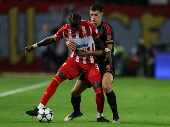 Crvena Zvezda v Benfika - UEFA Champions League Cherif Ndiaye (L) of Crvena Zvezda in action against Antonio Silva (R) of SL Benfica during the UEFA Champions League match Season 2024 2025 match between Crvena Zvezda and FC Benfica at stadium Rajko Mitic on September 19, 2024 in Belgrade, Serbia. Beograd Serbia Copyright: xSrdjanxStevanovicx x