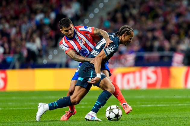 Estadio Civitas Metropolitano Madrid, Spain - September 19: Angel Correa of Atletico de Madrid L) fights for the ball with Xavi Simons of Leipzig R) during the UEFA Champions League 2024 25 League Phase MD1 match between Atletico de Madrid and RB Leipzig at Estadio Civitas Metropolitano on September 19, 2024 in Madrid, Spain. (Alberto Gardin SPP) Copyright: xAlbertoxGardinx xSPPx spp-en-EuSpIm-AG4_Atletico_Leipzig_19Sep2024_MD_137