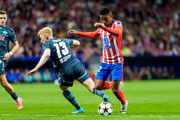 Estadio Civitas Metropolitano Madrid, Spain - September 19: Samuel Lino of Atletico de Madrid R) dribbles Nicolas Seiwald of Leipzig L) during the UEFA Champions League 2024 25 League Phase MD1 match between Atletico de Madrid and RB Leipzig at Estadio Civitas Metropolitano on September 19, 2024 in Madrid, Spain. (Alberto Gardin SPP) Copyright: xAlbertoxGardinx xSPPx spp-en-EuSpIm-AG4_Atletico_Leipzig_19Sep2024_MD_185