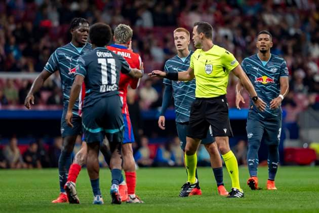 Atletico de Madrid v RB Leipzig - UEFA Champions League 2024 25 League Phase MD1 Rodrigo De Paul of Atletico de Madrid (L) seen arguing with Arthur Vermeeren of RB Leipzig (R) during the UEFA Champions League 2024 25 League Phase MD1 match between Atletico de Madrid and RB Leipzig at Estadio Civitas Metropolitano on September 19, 2024 in Madrid, Spain. Madrid Estadio Civitas Metropolitano Madrid Spain Copyright: xAlbertoxGardinx AGardin_20240919_Football_Champions_Atletico_Leipzig_330