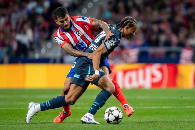Atletico de Madrid v RB Leipzig - UEFA Champions League 2024 25 League Phase MD1 Angel Correa of Atletico de Madrid (L) in action against Xavi Simons of RB Leipzig (R) during the UEFA Champions League 2024 25 League Phase MD1 match between Atletico de Madrid and RB Leipzig at Estadio Civitas Metropolitano on September 19, 2024 in Madrid, Spain. Madrid Estadio Civitas Metropolitano Madrid Spain Copyright: xAlbertoxGardinx AGardin_20240919_Football_Champions_Atletico_Leipzig_335