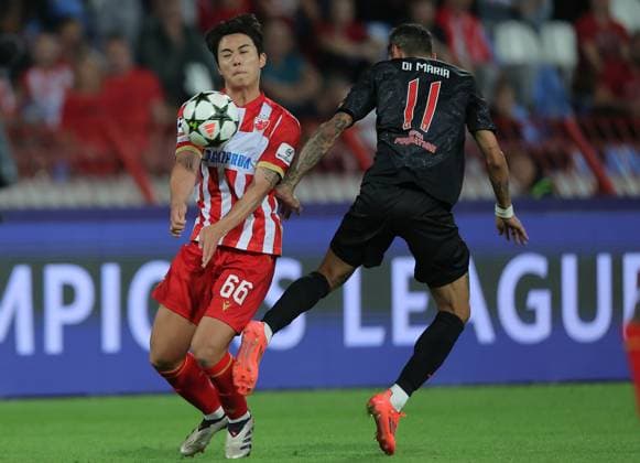 (240920) -- BELGRADE, Sept. 20, 2024 -- Crvena Zvezda s Seol Youngwoo (L) vies with Benfica s Angel Di Maria during the UEFA Champions League match between Crvena Zvezda and Benfica in Belgrade, Serbia on Sept. 19, 2024. (Photo by Xinhua) (SP)SERBIA-BELGRADE-FOOTBALL-UEFA CHAMPIONS LEAGUE-CRVENA ZVEZDA VS BENFICA PredragxMilosavljevic 