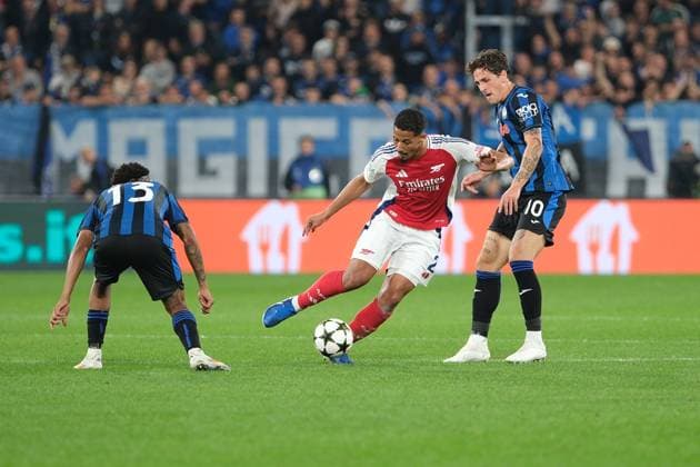 Atalanta BC v Arsenal FC - UEFA Champions League 2024 25 League Phase MD1 William Saliba of FC Arsenal is in action during the UEFA Champions League 2024 2025 football match between Atalanta BC and Arsenal FC at Gewiss Stadium in Bergamo, Italy, on September 19, 2024. Bergamo Italy Italy  Copyright: xRobertoxTommasinix originalFilename:tommasini-atalanta240919_npp9q.jpg