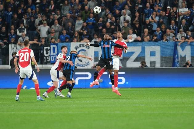 Atalanta BC v Arsenal FC - UEFA Champions League 2024 25 League Phase MD1 Ademola Lookman of Atalanta BC 1907 is in action during the UEFA Champions League 2024 2025 football match between Atalanta BC and Arsenal FC at Gewiss Stadium in Bergamo, Italy, on September 19, 2024. Bergamo Italy Italy  Copyright: xRobertoxTommasinix originalFilename:tommasini-atalanta240919_npVy0.jpg